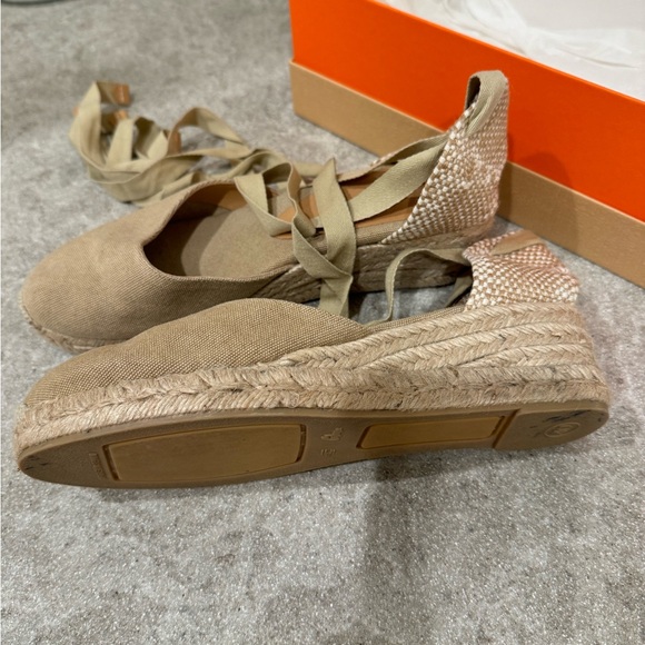Castener Espadrilles Sand color size 9 - Picture 2 of 11